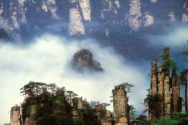 长沙.韶山.张家界.袁家界.天门山.红石林.凤凰古城+华东五市+双水乡“乌镇.木渎” 双飞12日游